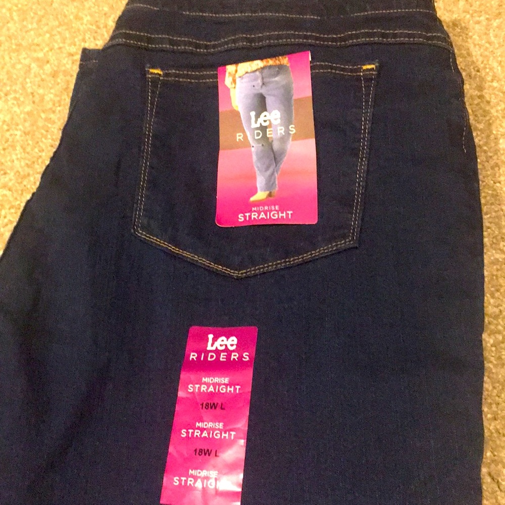 Lee Riders Midrise Straight leg jeans